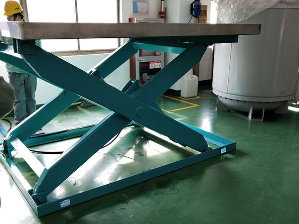 液壓升降平臺(tái)